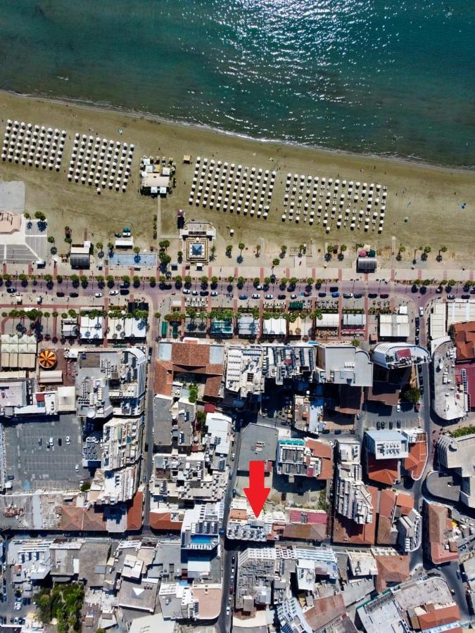 Albert'S Apartments Larnaca Bagian luar foto